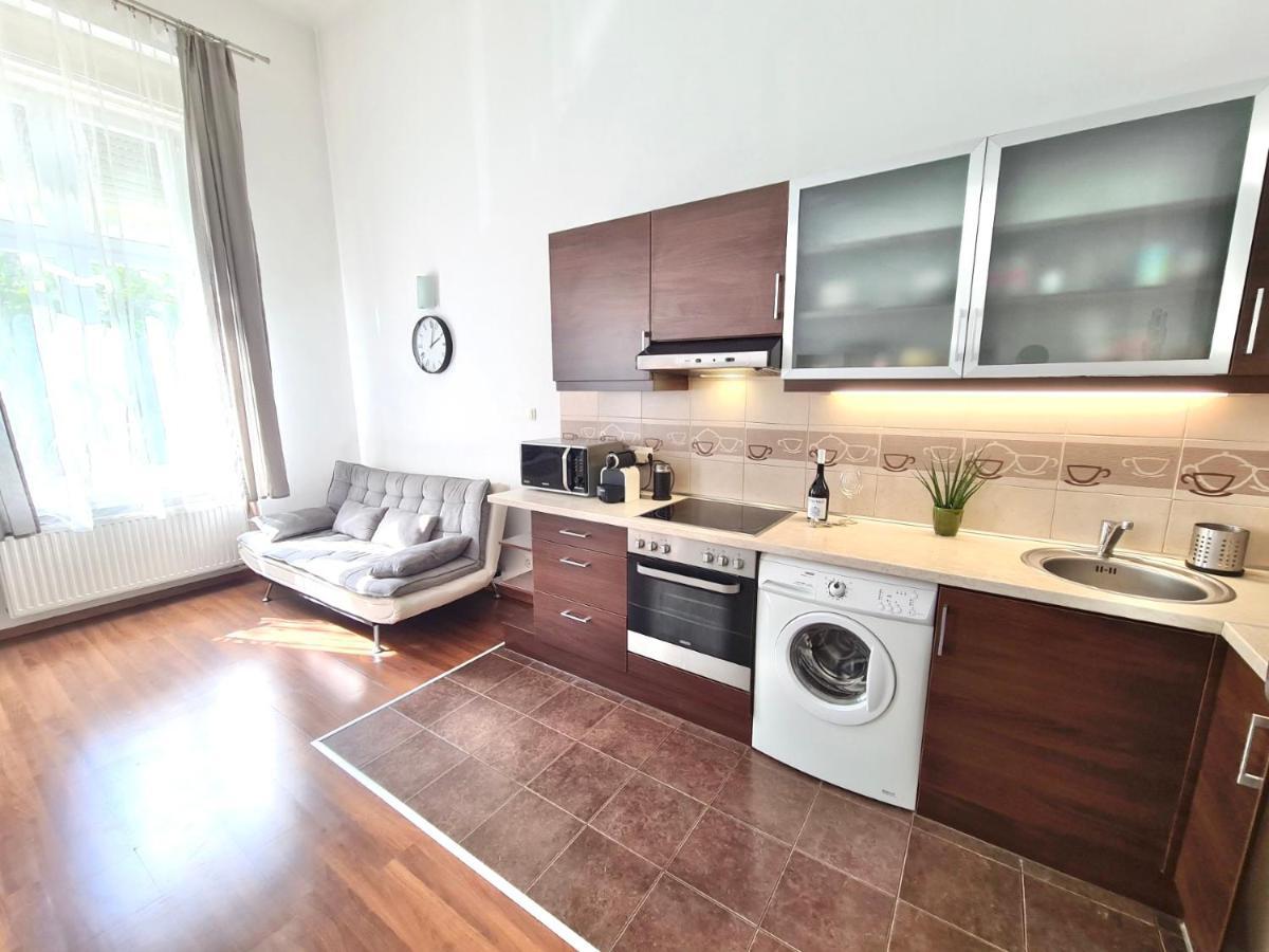 Ricky Apartment Budapest Eksteriør bilde