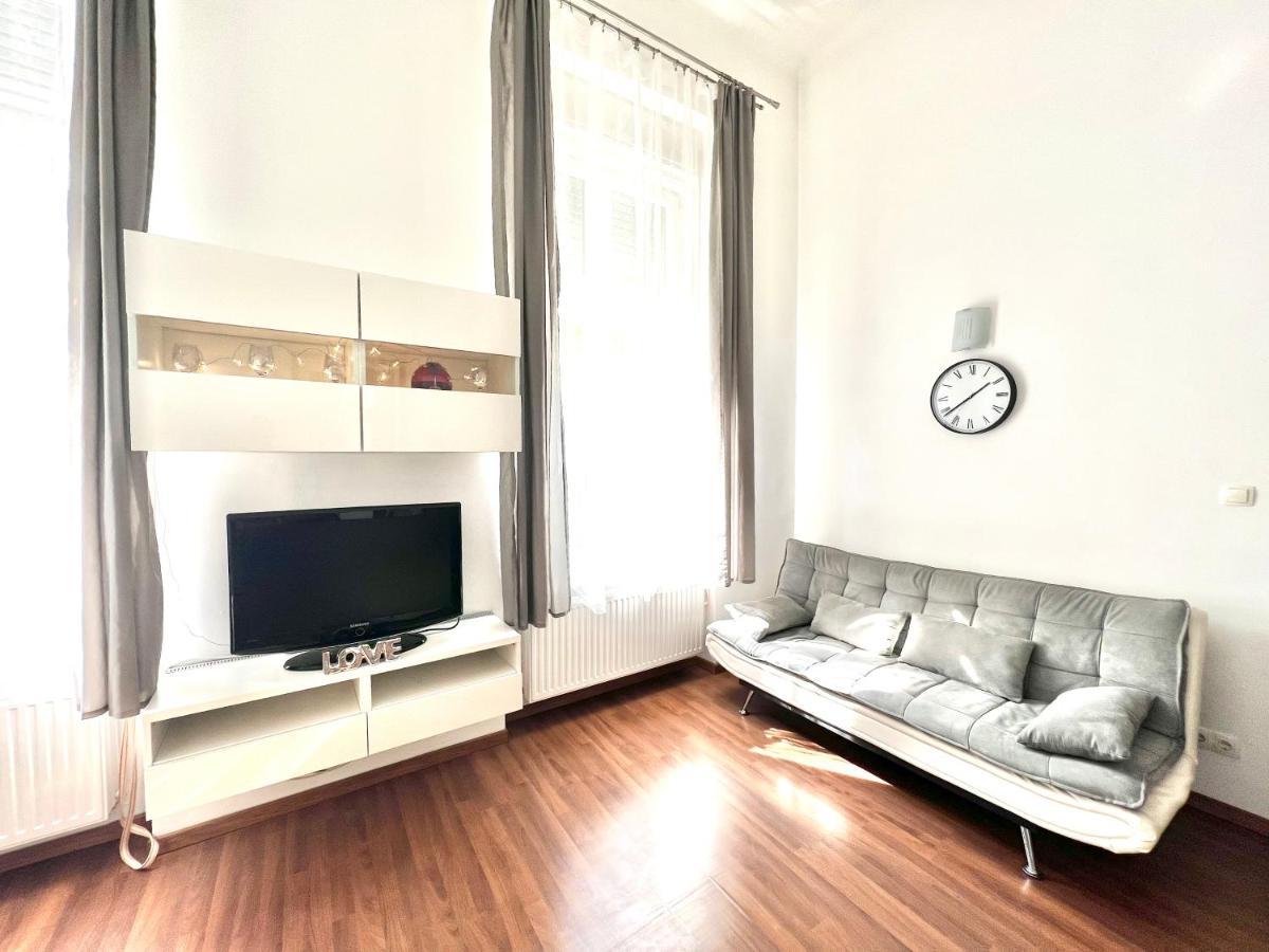 Ricky Apartment Budapest Eksteriør bilde