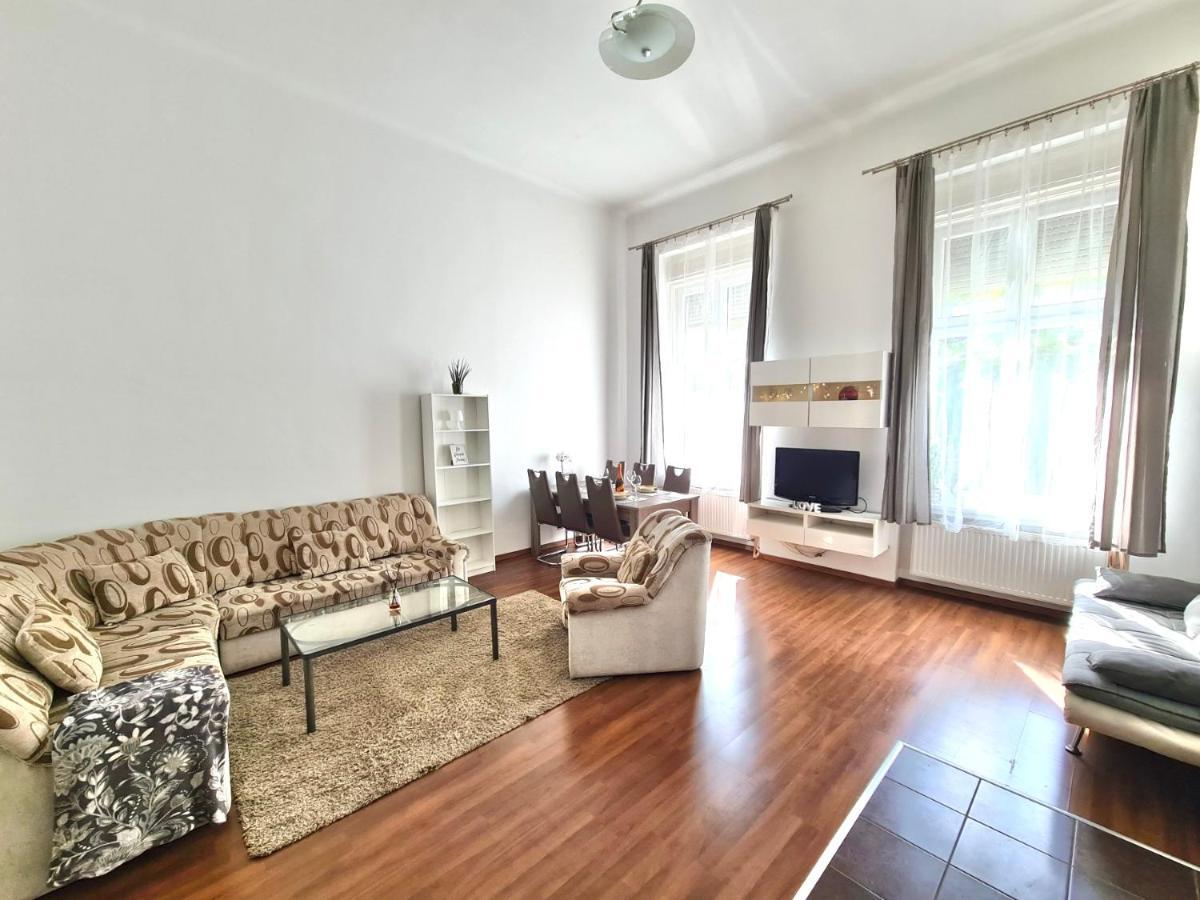Ricky Apartment Budapest Eksteriør bilde